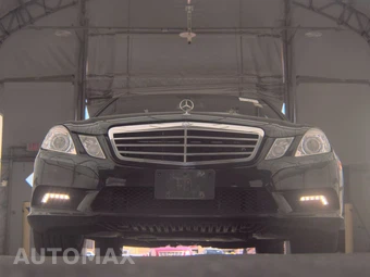 2010 Mercedes-Benz E 350 4MATIC Sedan – miniatura 3