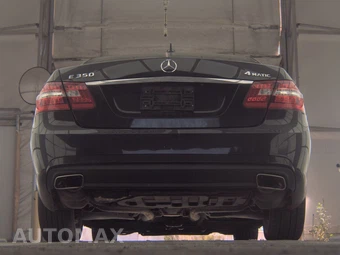 2010 Mercedes-Benz E 350 4MATIC Sedan – miniatura 7