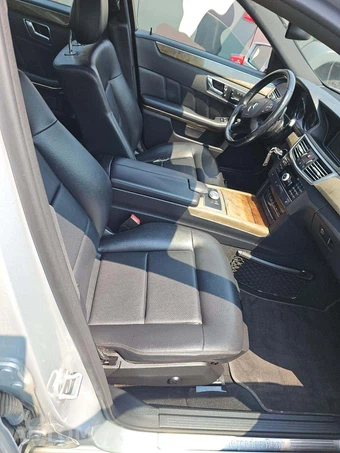 2010 Mercedes-Benz E 350 4MATIC Sedan - miniatura 18