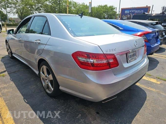 2010 Mercedes-Benz E 350 4MATIC Sedan - miniatura 2