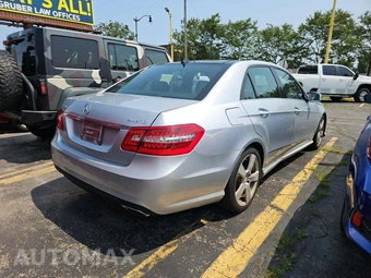 2010 Mercedes-Benz E 350 4MATIC Sedan - miniatura 3
