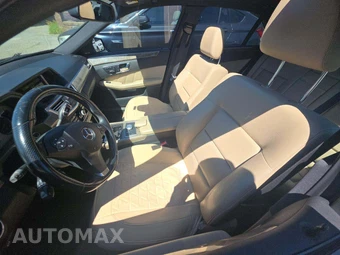2010 Mercedes-Benz E 350 4MATIC Sedan – miniatura 6