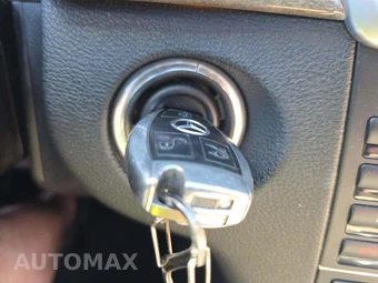 2010 Mercedes-Benz E 350 4MATIC Sedan – miniatura 8