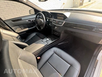 2010 Mercedes-Benz E 350 Sedan - miniatura 10