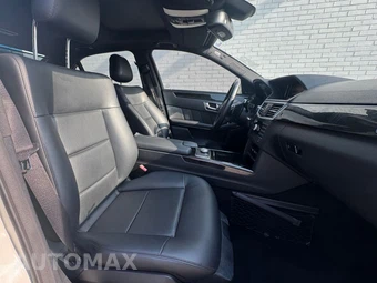 2010 Mercedes-Benz E 350 Sedan - miniatura 11
