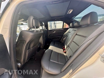 2010 Mercedes-Benz E 350 Sedan - miniatura 14