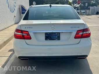 2010 Mercedes-Benz E 350 Sedan - miniatura 23