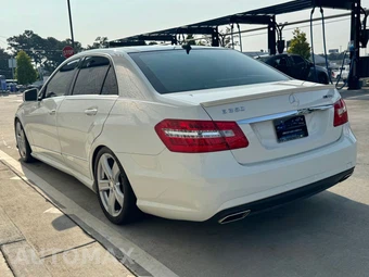 2010 Mercedes-Benz E 350 Sedan - miniatura 25