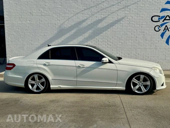 2010 Mercedes-Benz E 350 Sedan - miniatura 4