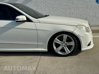 2010 Mercedes-Benz E 350 Sedan - miniatura 5