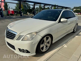 2010 Mercedes-Benz E 350 Sedan - miniatura 6