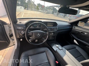 2010 Mercedes-Benz E 350 Sedan - miniatura 9