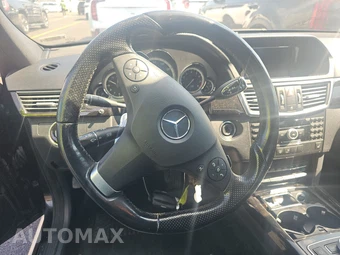2010 Mercedes-Benz E 350 Sedan - miniatura 10