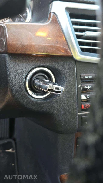 2010 Mercedes-Benz E 350 Sedan – miniatura 18
