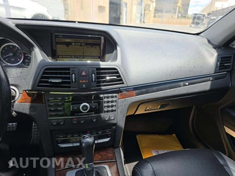 2010 Mercedes-Benz E 550 Coupe – miniatura 10