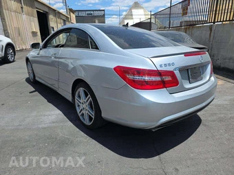 2010 Mercedes-Benz E 550 Coupe – miniatura 2