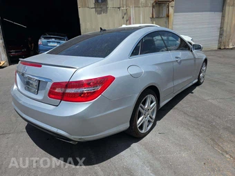 2010 Mercedes-Benz E 550 Coupe – miniatura 3