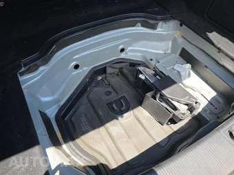 2010 Mercedes-Benz E 550 Coupe – miniatura 35