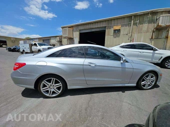2010 Mercedes-Benz E 550 Coupe – miniatura 4