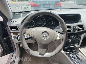 2010 Mercedes-Benz E 550 Coupe – miniatura 10