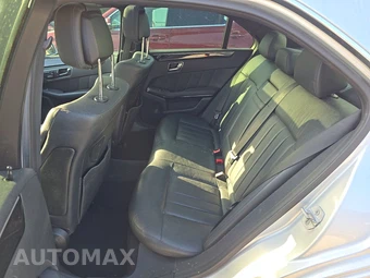 2010 Mercedes-Benz E 550 Sedan – miniatura 13