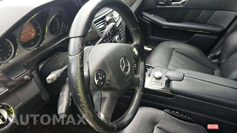 2010 Mercedes-Benz E 550 Sedan – miniatura 19
