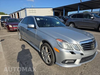 2010 Mercedes-Benz E 550 Sedan – miniatura 3