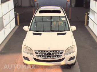 2010 Mercedes-Benz ML 350 - miniatura 2