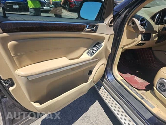 2010 Mercedes-Benz ML 550 – miniatura 9