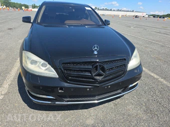 2010 Mercedes-Benz S 550 4MATIC - miniatura 2