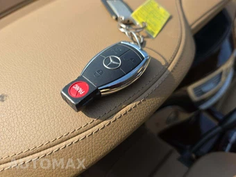 2010 Mercedes-Benz S 550 – miniatura 8