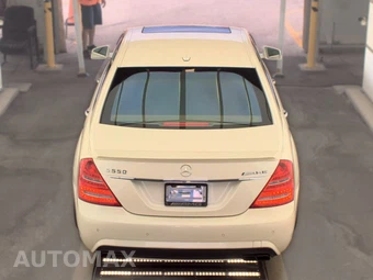 2010 Mercedes-Benz S 550 - miniatura 5