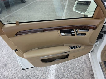2010 Mercedes-Benz S 550 - miniatura 9