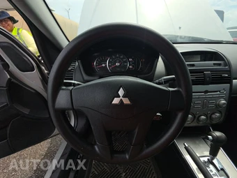2010 Mitsubishi Galant FE - miniatura 10