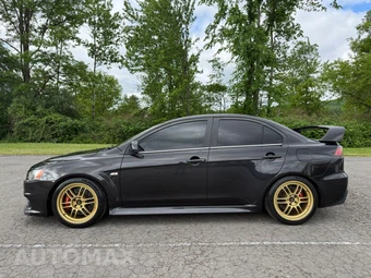 2010 Mitsubishi Lancer Evolution MR - miniatura 9