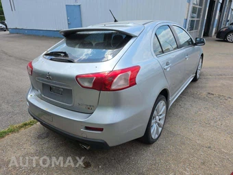 2010 Mitsubishi Lancer Sportback Ralliart Hatchback - miniatura 3