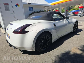 2010 Nissan 370Z Touring Convertible - miniatura 3