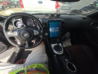 2010 Nissan 370Z Touring Convertible - miniatura 11