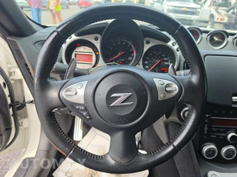 2010 Nissan 370Z Touring Convertible - miniatura 10