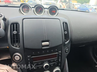 2010 Nissan 370Z Touring Convertible - miniatura 11