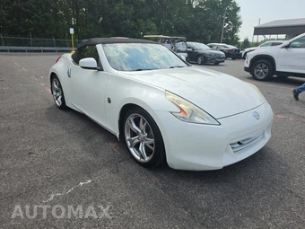 2010 Nissan 370Z Touring Convertible - miniatura 3