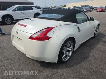 2010 Nissan 370Z Touring Convertible - miniatura 4