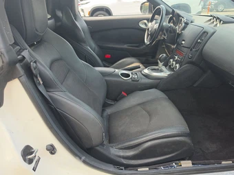 2010 Nissan 370Z Touring Convertible - miniatura 8