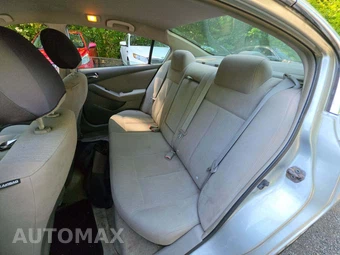 2010 Nissan Altima 2.5 Sedan – miniatura 10
