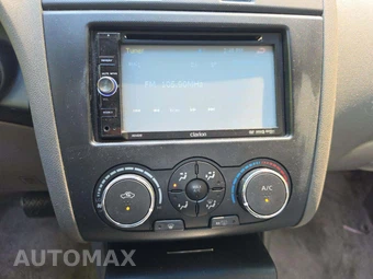 2010 Nissan Altima 2.5 Sedan – miniatura 7