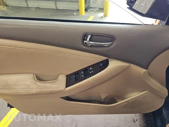 2010 Nissan Altima 2.5 SL Coupe – miniatura 9