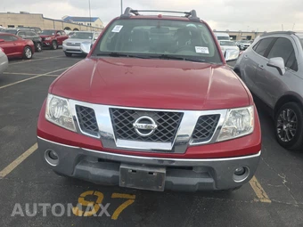 2010 Nissan Frontier LE Crew Cab Medium Bed - miniatura 2