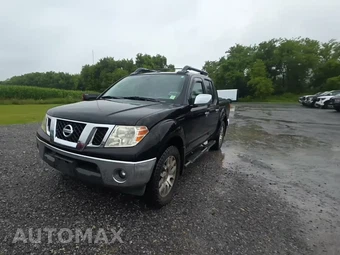 2010 Nissan Frontier LE Crew Cab Medium Bed