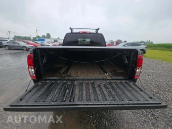 2010 Nissan Frontier LE Crew Cab Medium Bed – miniatura 11