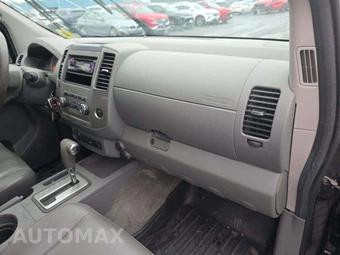 2010 Nissan Frontier LE Crew Cab Medium Bed – miniatura 16